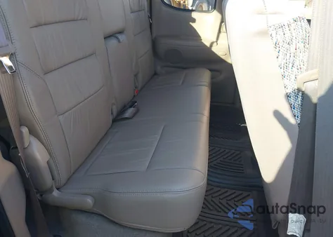 2002 Toyota Tundra Ltd V8 from USA, damaged, VIN 5TBBT48102S323591